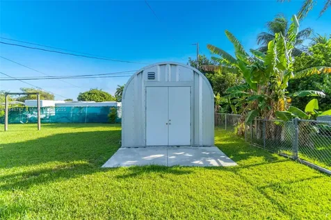 1425 NW 9th Street Homestead FL 33030