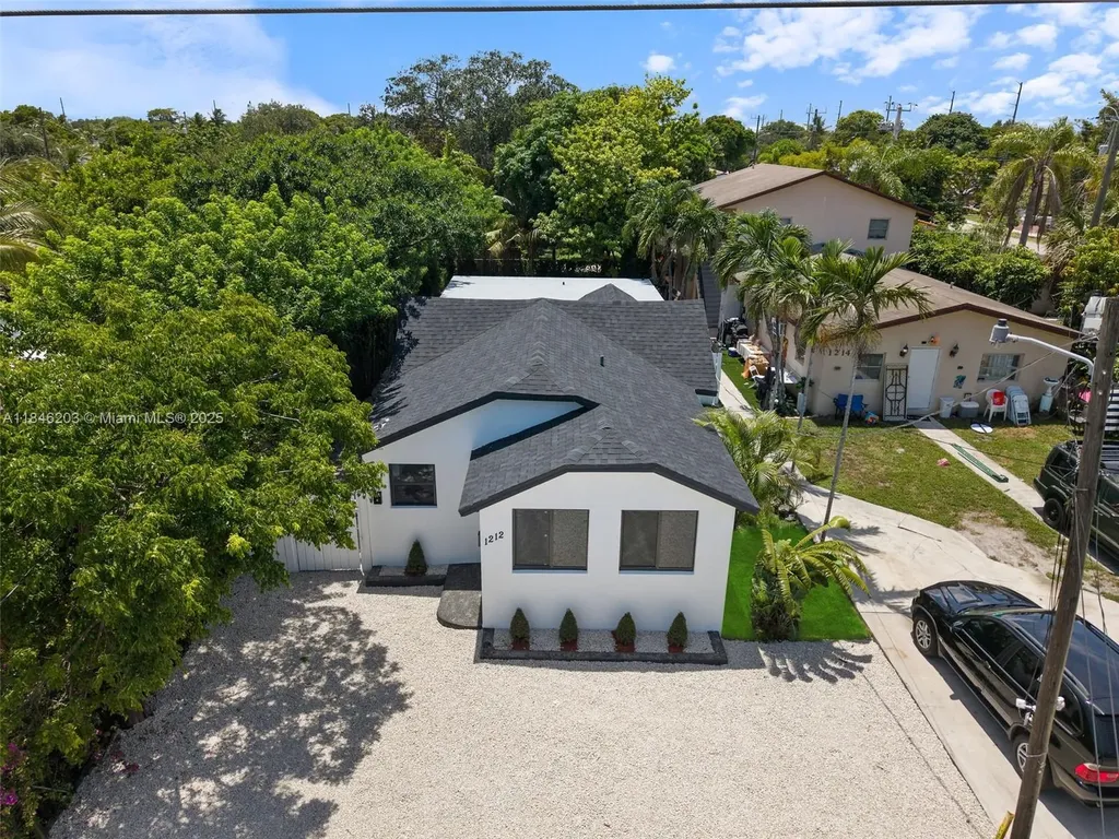 1212 N 22nd Avenue Hollywood FL 33020