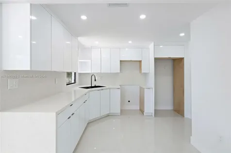 1212 N 22nd Avenue Hollywood FL 33020