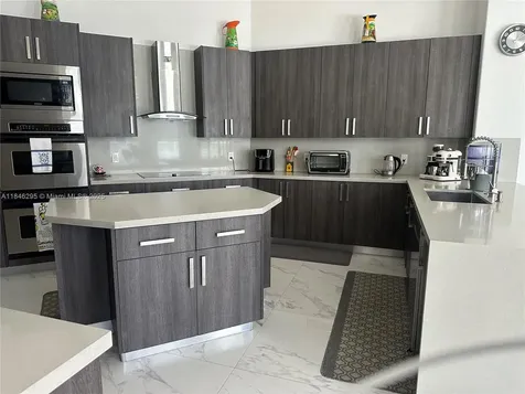 1446 Victoria Isle Drive Weston FL 33327