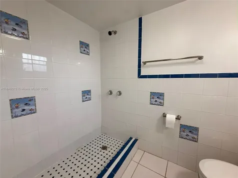 816 NW 87th Avenue Miami FL 33172