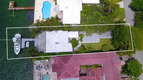 1560 Bay Drive Miami Beach FL 33141