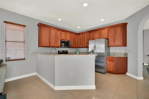 1081 NE 40th Road Homestead FL 33033