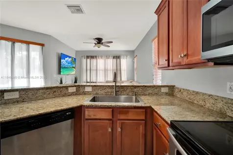 1081 NE 40th Road Homestead FL 33033