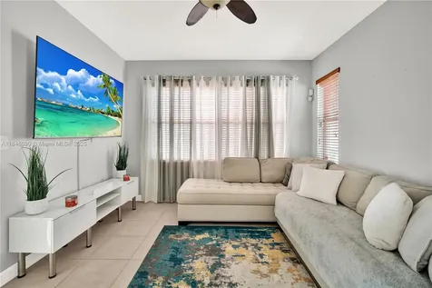 1081 NE 40th Road Homestead FL 33033