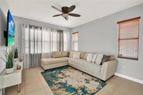 1081 NE 40th Road Homestead FL 33033