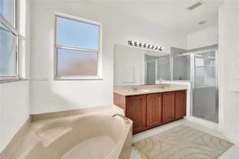 1081 NE 40th Road Homestead FL 33033
