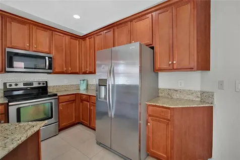 1081 NE 40th Road Homestead FL 33033