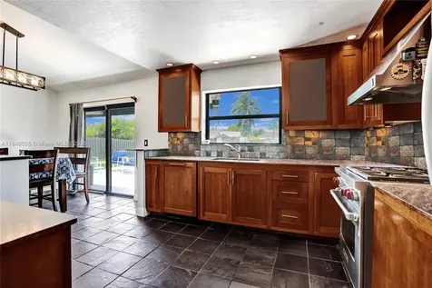 11841 NW 41st Street Sunrise FL 33323