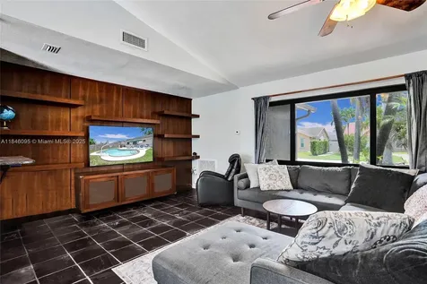11841 NW 41st Street Sunrise FL 33323