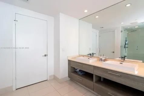 650 NE 32nd Street Miami FL 33137