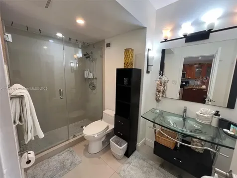 100 Lincoln Road Miami Beach FL 33139
