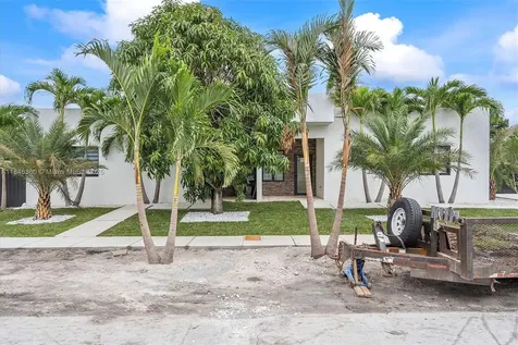 501 E 59th Street Hialeah FL 33013