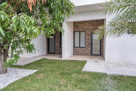 501 E 59th Street Hialeah FL 33013
