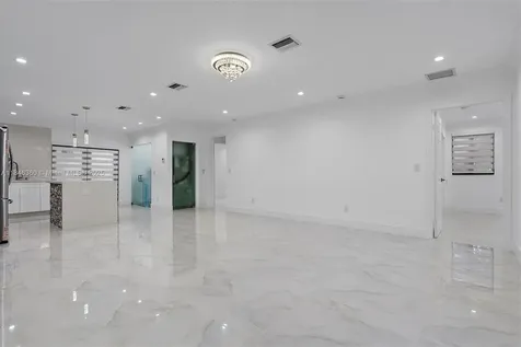 501 E 59th Street Hialeah FL 33013