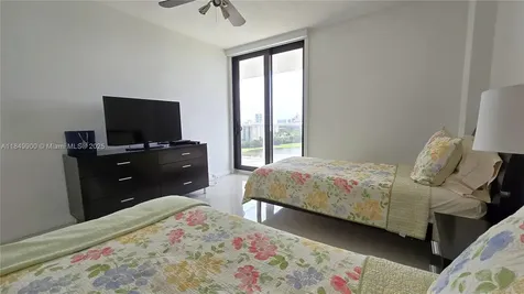 3731 N Country Club Drive Aventura FL 33180