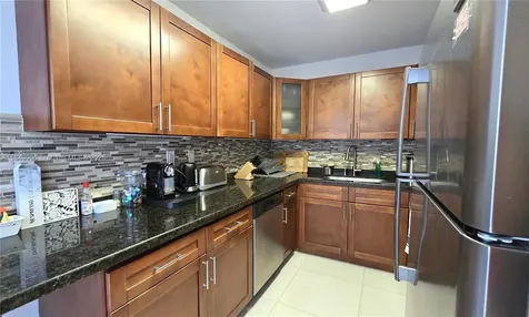 3731 N Country Club Drive Aventura FL 33180