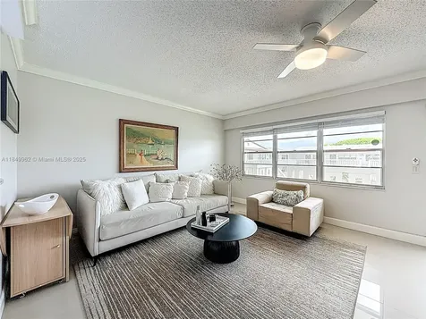 618 Fanshaw O Boca Raton FL 33434