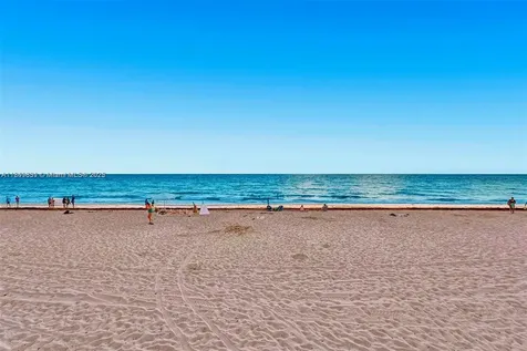 Hollywood FL 33019