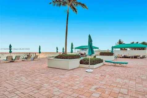 Hollywood FL 33019