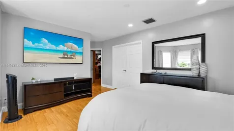1361 NW 185th Avenue Pembroke Pines FL 33029