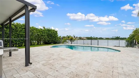 1361 NW 185th Avenue Pembroke Pines FL 33029