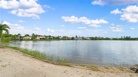1361 NW 185th Avenue Pembroke Pines FL 33029
