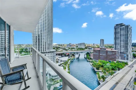 185 SW 7th Street Miami FL 33130