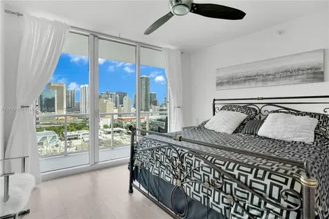 185 SW 7th Street Miami FL 33130
