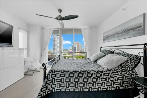 185 SW 7th Street Miami FL 33130