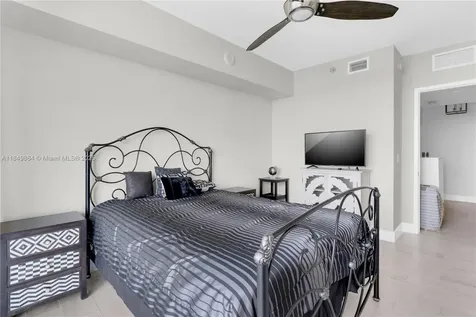 185 SW 7th Street Miami FL 33130