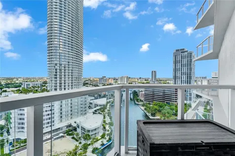 185 SW 7th Street Miami FL 33130
