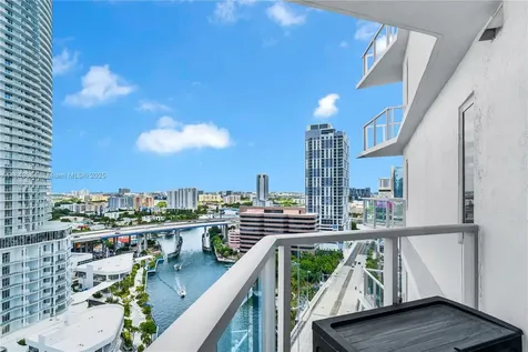 185 SW 7th Street Miami FL 33130
