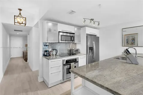 185 SW 7th Street Miami FL 33130
