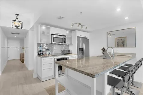 185 SW 7th Street Miami FL 33130