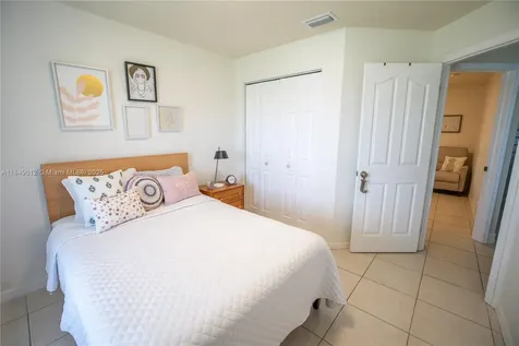 2038 NE 25th Street Cape Coral FL 33909