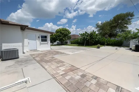 2038 NE 25th Street Cape Coral FL 33909