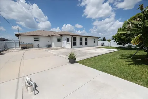 2038 NE 25th Street Cape Coral FL 33909