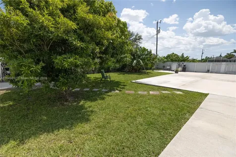 2038 NE 25th Street Cape Coral FL 33909