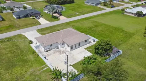 2038 NE 25th Street Cape Coral FL 33909