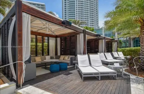 4391 Collins Avenue Miami Beach FL 33140
