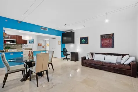 19900 E Country Club Drive Aventura FL 33180