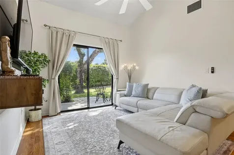 4149 S Pine Island Road Davie FL 33328