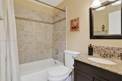 4149 S Pine Island Road Davie FL 33328