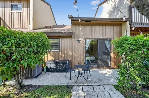 4149 S Pine Island Road Davie FL 33328