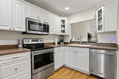 4149 S Pine Island Road Davie FL 33328