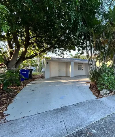 2071 NE 167th Street North Miami Beach FL 33162