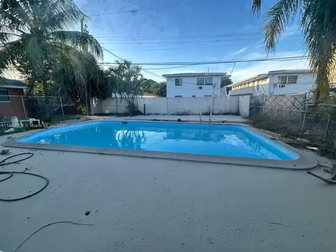 2071 NE 167th Street North Miami Beach FL 33162