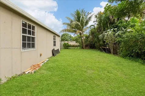 6616 SW 2nd Court Pembroke Pines FL 33023