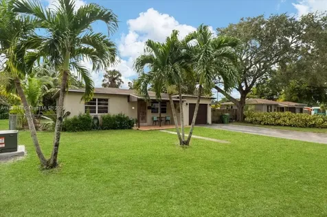 6616 SW 2nd Court Pembroke Pines FL 33023